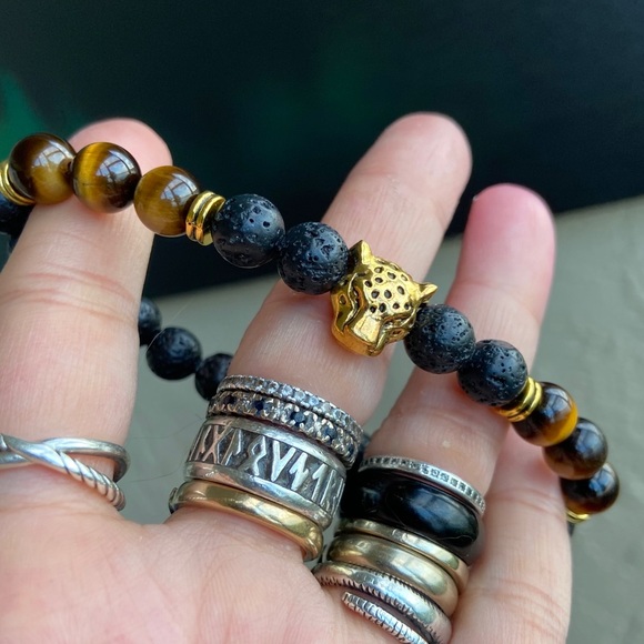 Black lava rock & tiger eye panther bead bracelet - Picture 2 of 12